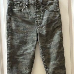 GAP Camo 27 jeans